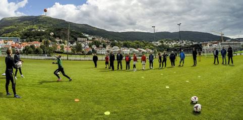 Foto: Elise Barsnes Keeperutvikling NFF Hordaland 2018 Vi har i år satt inn et ekstra fokus på keeperutviklingsarbeidet i NFF Hordaland, det er primært gjennomført av Elise Barsnes i samarbeid med