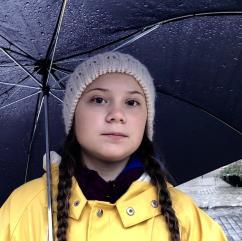 Ungdom streiker for bedre klimapolitikk Etter sommerferien i 2018 bestemte svenske Greta Thunberg seg for ikke å gå på skolen på fredager, men isteden skolestreike for klima.