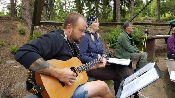 musikk ved Christine Strid Johansen og Rune Lien.