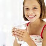 Foto: Thinkstockphotos Dette rådet starter med å spørre hvorfor vi skal drikke vann. Vann er viktig for magen og fordøyelsen ettersom fiber binder vann og sørger for god tarmfunksjon.
