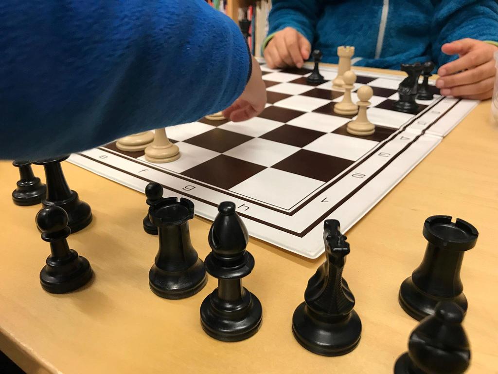 Sjakk i skolen Sjakk hver uke Kurs i sjakk Sjakkturneringer