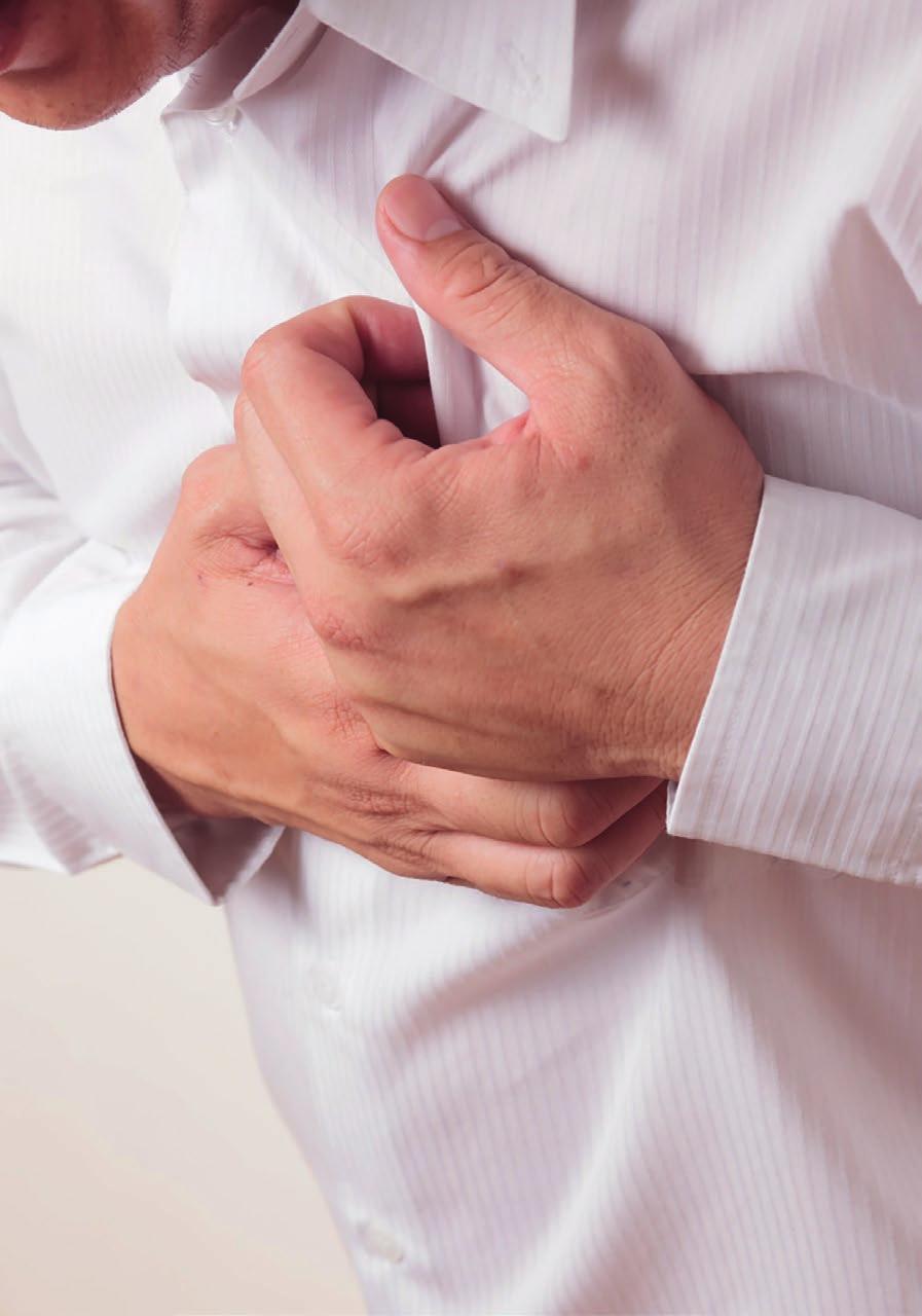 Angina Pectoris Klemmende smerter midt i brystet er typiske symptomer på angina pectoris.