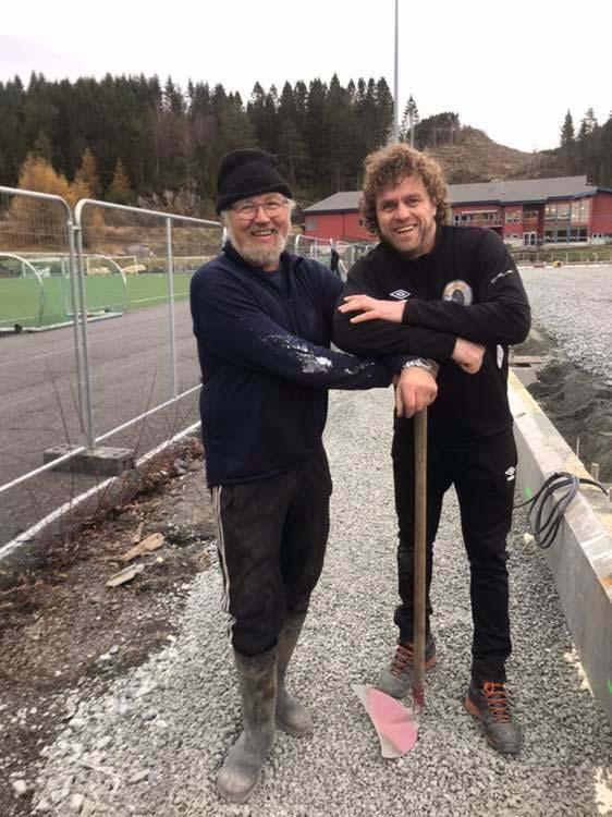 Ein stor takk rettast òg til spesielt Svein Arne og Trond Egil, som har følgt byggeprosjektet og legg ned kvar ledige time av fritida si på større og