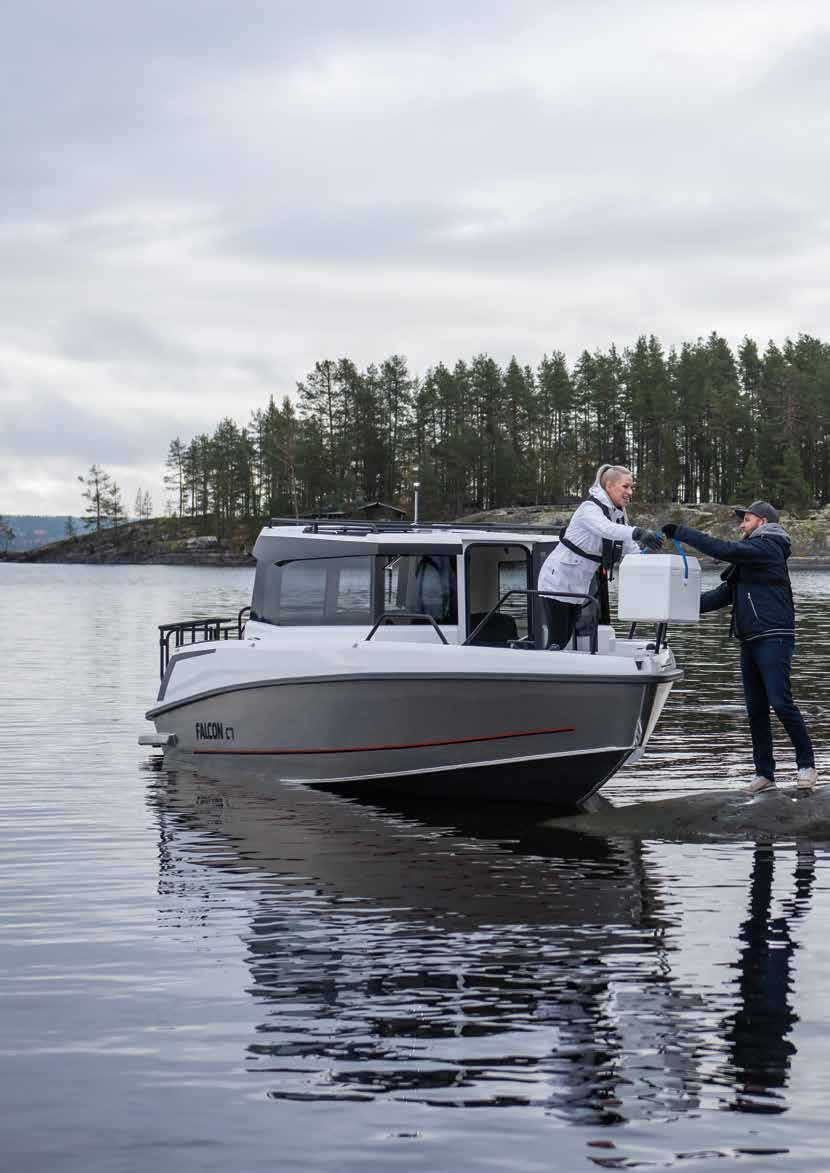 PRODUSERT I FINLAND FOR Å MOTSTÅ SELV DE TØFFESTE FORHOLDENE Falcon båter er bekvemme å kjøre på båtturer med familien, drive vannsport og dra på fisketurer.