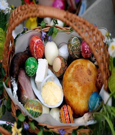 Wielka Sobota 15 kwietnia 10:00 Świecenie pokarmów po polsku co pół godziny do godz.