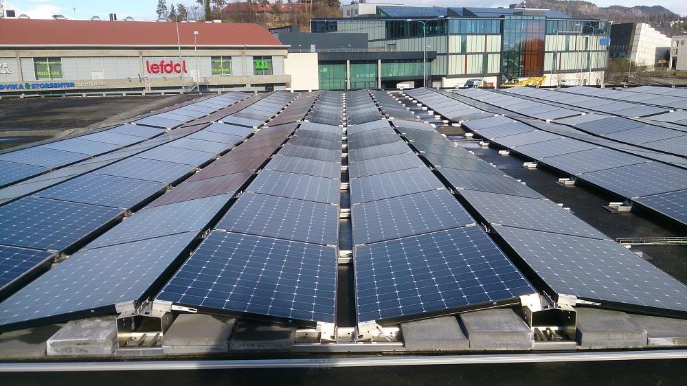 Solcelleareal: 1556 m 2 Installert effekt: 312 kw p