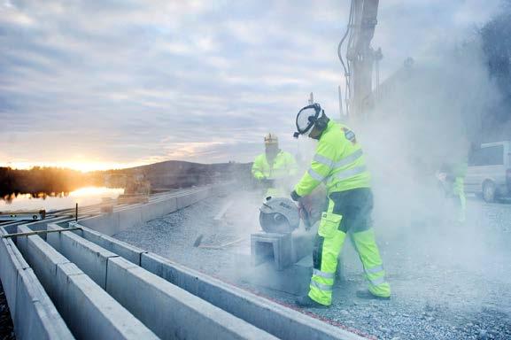 Ta ansvar for oppfølging av sikkerheten på og rundt anleggsområdet. Sørge for fremkommelighet på veinettet rundt anleggsområdet.