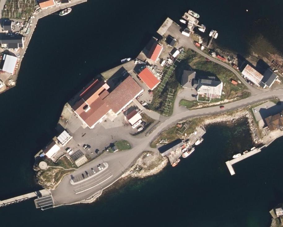 Bakgrunn Reguleringendringen gjelder i hovedsak på eiendommen 5/1 og deler av Kårøysundet, og gjelder utvidelse av område FK-1 Fritidsboliger og SBH-1 - Småbåthavn.
