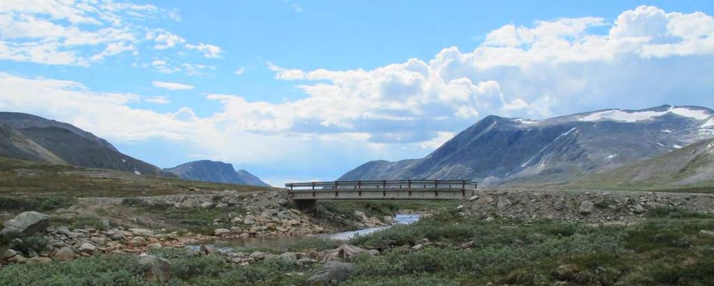 landkarene. Brua var plassert på et sted med fastmark på begge sider.