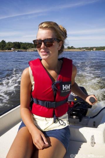 Eksempel Like før sommerferien får Janne tilbud om å kjøpe en brukt båt med motor for kroner 9 000.