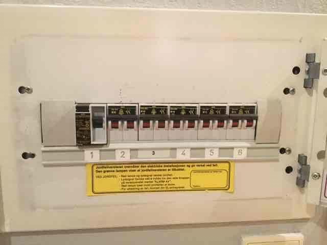 Varme, generelt - 3. etasje Luftbehandling, generelt - 3. etasje Elektriske anlegg - Leilighet Elektrisk oppvarming.