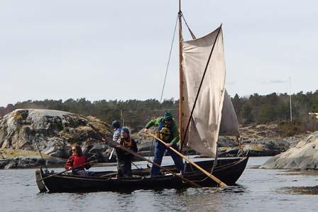 1. Kart og sjømerker (korte svar) Bokmål a) I sjøkartet benyttes en rekke ulike karttegn.