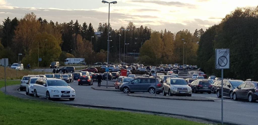 Figur 14: Parkeringsbelegg rundt kl. 15:00. Parkeringsforholdene frem til kl. 17 vil følgelig kunne bidra til at besøkende avvises eller finner andre steder å parkere.