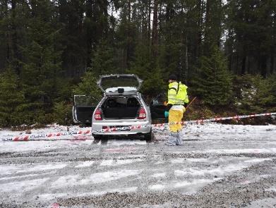 Oppdrag: Gjennomføre søk etter strålekilder i bilen og i området rundt. Bekreft eller avkreft strålekilder.