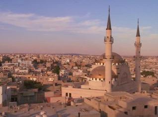 00 kjører vi til Madaba, kjent som mosaikkens by, der under nesten hvert hus ligger en fin bysantinsk mosaikk. Madaba s lange historie dateres lenger enn 1300 f.kr.