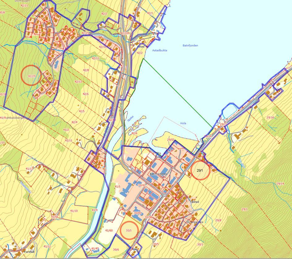 Planen gir plass for ca. 24 nye boliger på Batnfjordsøra. Torvikbukt Med unntak av det private boligfeltet lengst mot nordøst er grendesenteret forholdsvis samlet.