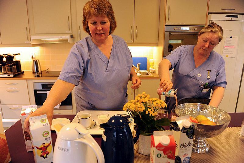 Tiltak for det gode måltid - sykehjem Lage planer for å sikre sluttilberedning Prøve ut matvert på sykehjem Prøve ut spisevenn på sykehjem
