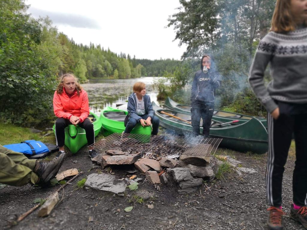 NATUR, MILJØ OG FRILUFTSLIV F O R D E G S O M L I K E R Å VÆ R E U T E - U A N S E T T Å R S T I D Faget passer for deg som er interessert i friluftsliv og miljø.