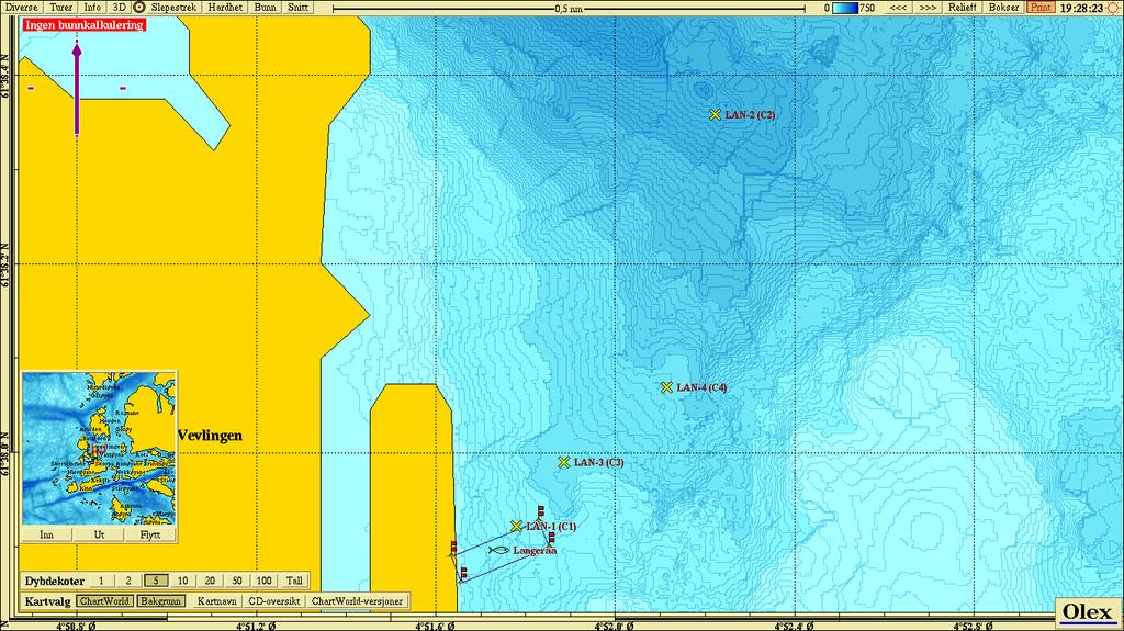Figur 2.1.4 Anleggsplassering og C-undersøkelsens prøvestasjoner. Kartet har nordlig orientering og mørkere blå farge representerer dypere områder.