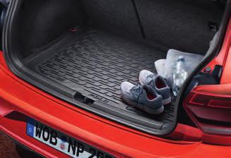03 08 Med Volkswagen riginal bagasjeromsmodul kan du dele inn bagasjerommet som du vil, og hindre at bagasjen flytter på seg under kjøring.