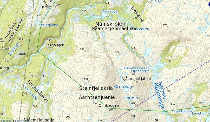 Figur 1 Kartutsnitt som viser Namsens løp innenfor nasjonalparken Figur 2 Nasjonalparkgrensen lang strandsonen øst i Namsvatnet I august 2014 ble det gjennomført befaring lang Namsen.