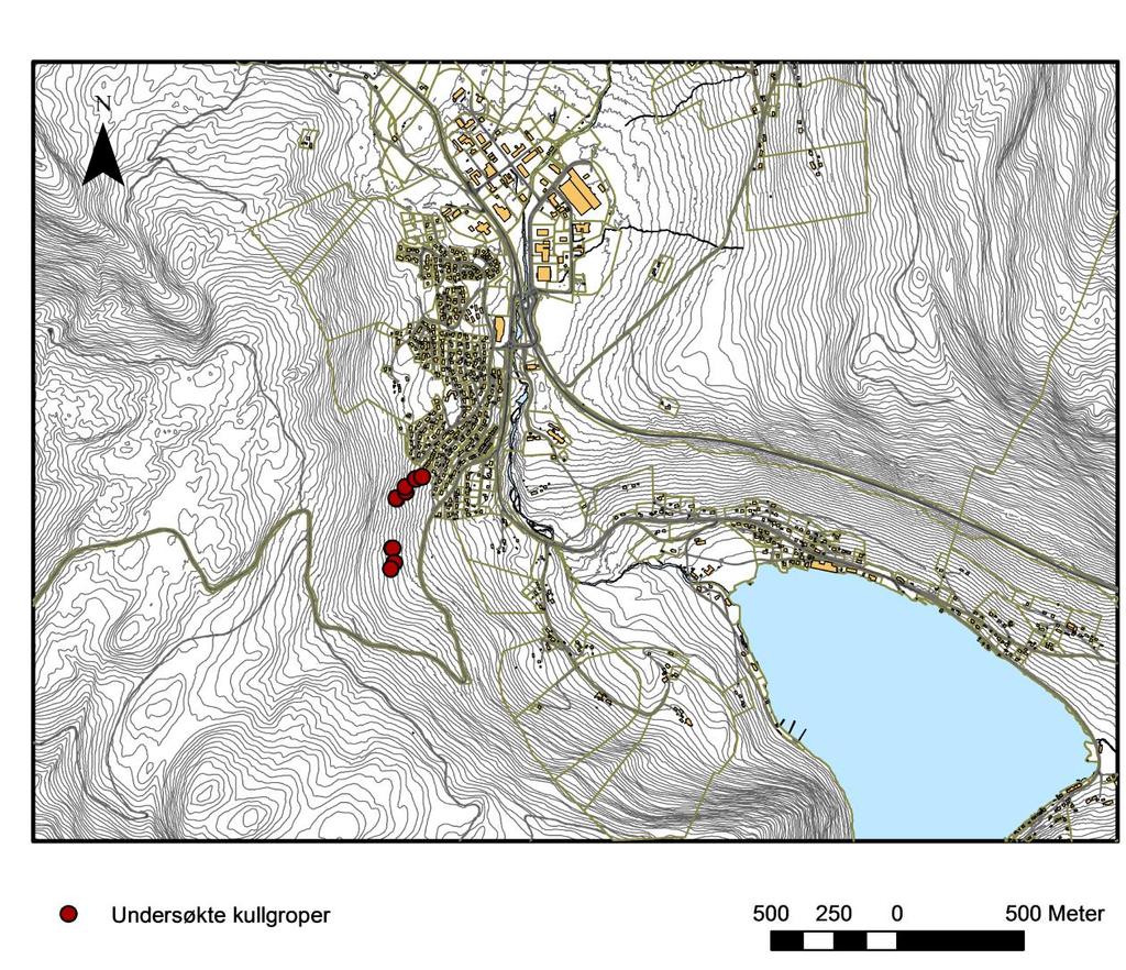 Figur 3 Oversikt over Kaupanger med undersøkte kullgroper i rødt.
