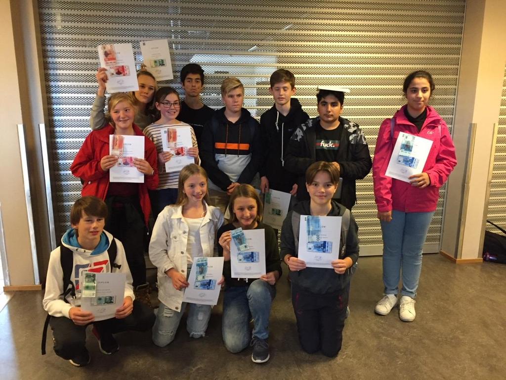 Premievinnere på felles innovasjonsdag for 8. trinn på Songdalen ungdomsskole og Finsland skole 27. september 2018. Foto: Bjørne Jortveit.