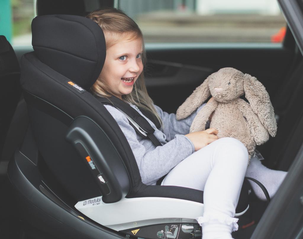 Nesten fire av ti bilbarnestoler er kjøps hos barneutstyrsforhandlere.