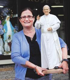 Vorarlberger KirchenBlatt 23. August 2018 Panorama 15 Weltfamilientreffen in Dublin Warten auf den Papst Warten auf Papst Franziskus im Wallfahrtsort Knock in Irland.