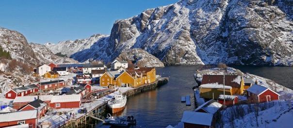 Nusfjords historie som fiskevær omhandler først og fremst tiden etter 1834, da den første væreieren, Hans Grøn Dahl, giftet seg med enken Maren Marie Johannesdatter.