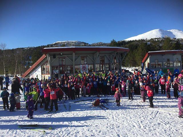 Barnas skidag 2017, den 05.03, samlet 230 deltakere på en dag med strålende solskinn.