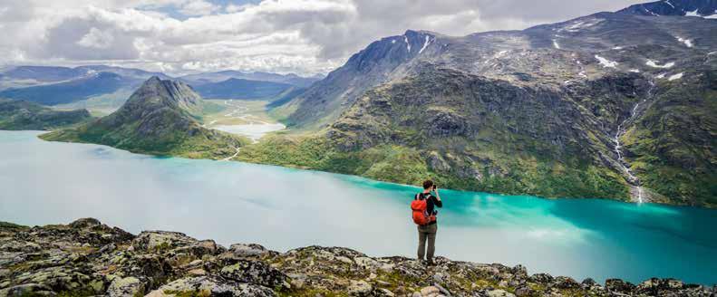 Jotunheimen Foto: Erland Husom/Nasjonalparkriket Jotunheimen er et populært turområde med mange merkede stier.