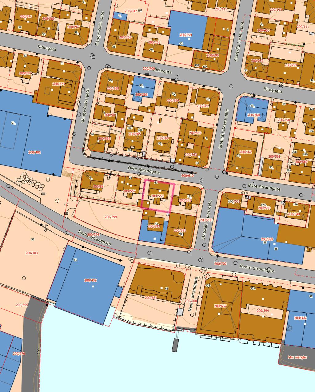 KARTUTSNITT Eiendom: Gnr: 200 Bnr: 555 Fnr: 0 Snr: 4 Adresse: Øvre Strandgate 21 6005 ÅLESUND Ålesund kommune Annen